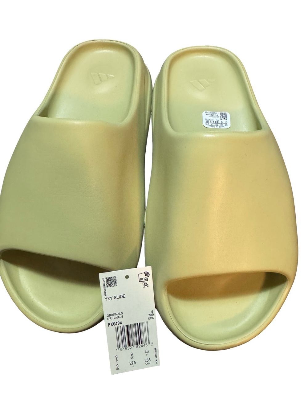 adidas YZY Slide in Pale green Foam
